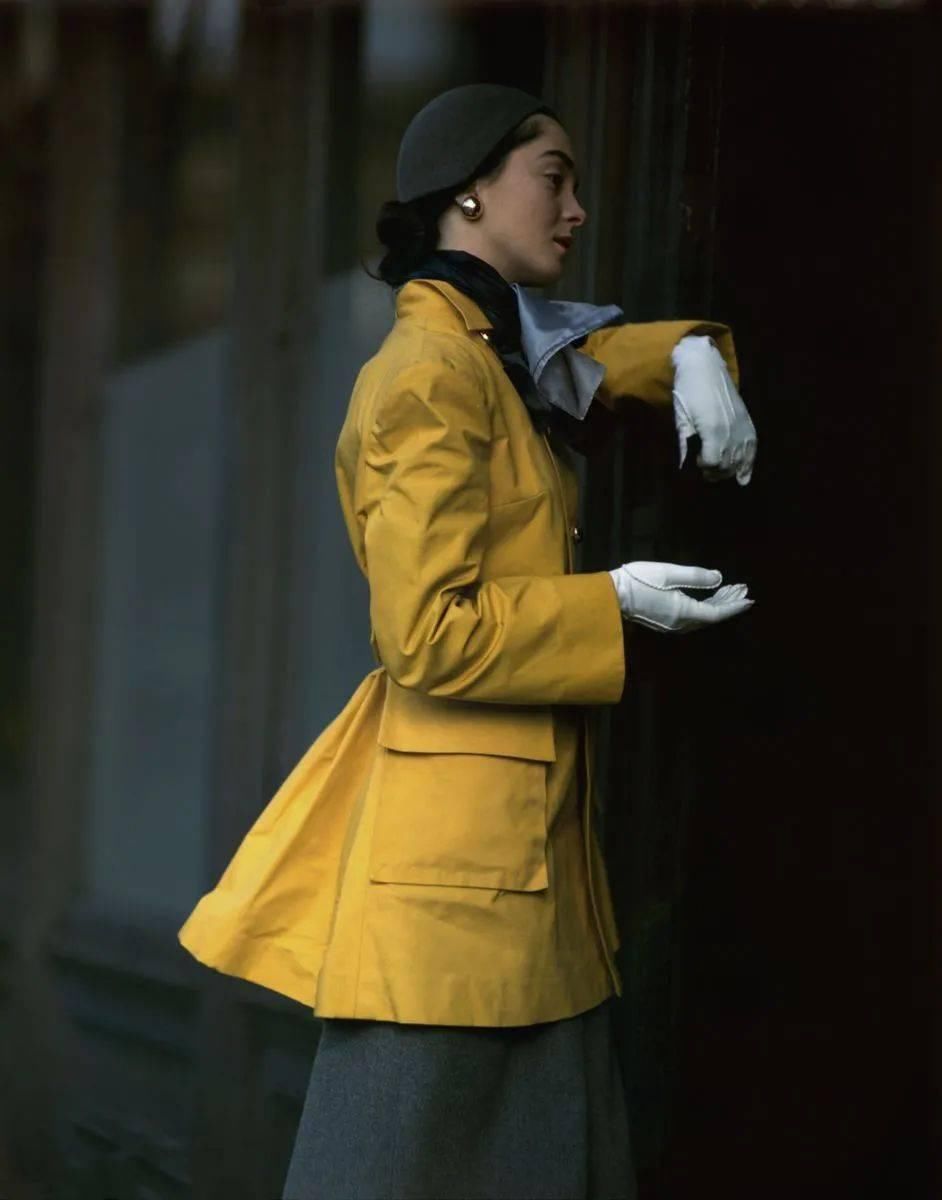 明年的流行色居然是它,这篇全是搭配灵感!