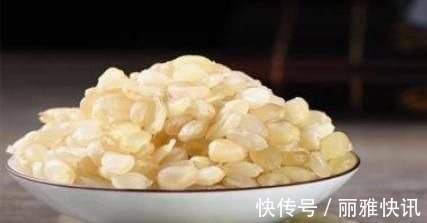 红酒|女性过了45岁，多吃4种食物，淡化皱纹，改善气血，更显年轻