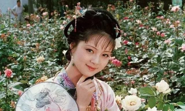 家有贤妻美妾,贾宝玉为何还离家出走?七个字说出薛宝钗的不堪