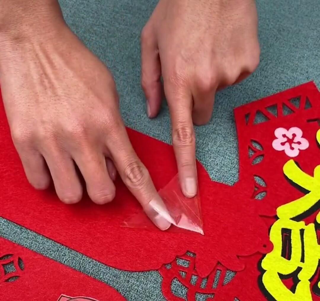 快过年啦,你知道怎么贴对联才不会掉吗?而且不会粘留任何痕迹