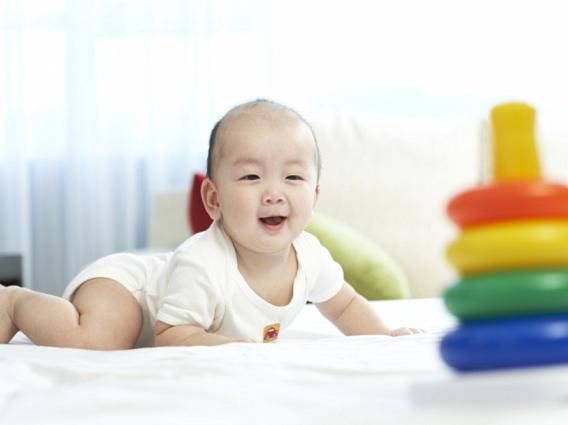 发育|宝宝这个月龄最好不要坐婴儿车 不然脊椎可能会受到损伤