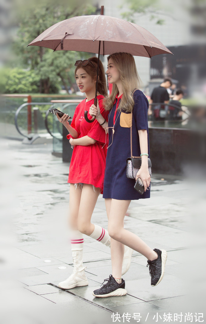 街拍|成都街拍,简单搭配打造小清新的即视感