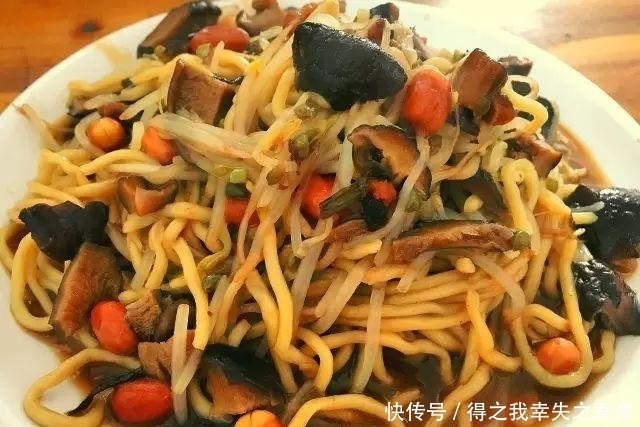 低下头,伸出手,为美食到苍南走一走