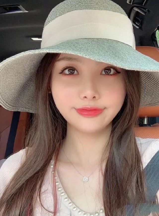 小蛮腰|80后女老师因身材好走红，三围比例让人羡慕，健身的魅力真大