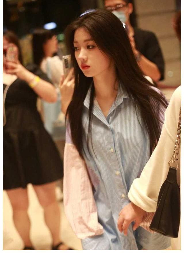 單依純|又是一個(gè)辛苦的錄制夜晚（10.7凌晨單依純下班路透）