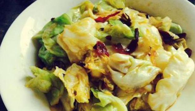 美食精选:茶树菇炒荷兰豆,红烧带鱼,蚝油手撕包菜,白菜豆腐的做法