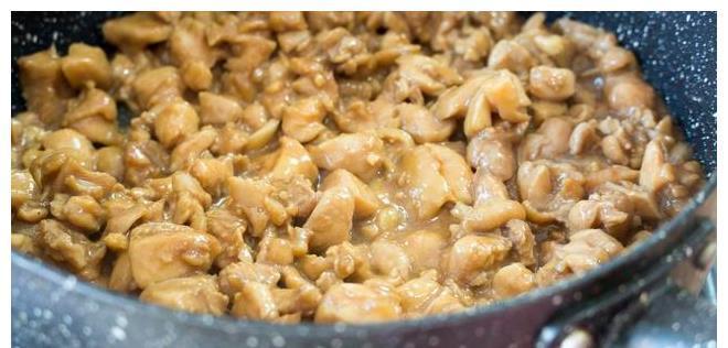 瑶柱|教你在家做荷叶糯米鸡，简单好做不繁琐，比炒菜省事，比粽子好吃