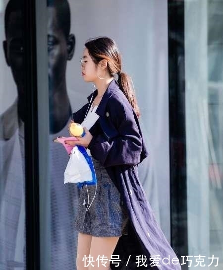 全开|街拍:大衣穿在小姐姐身上真是气场全开,小姐姐真是会穿搭!