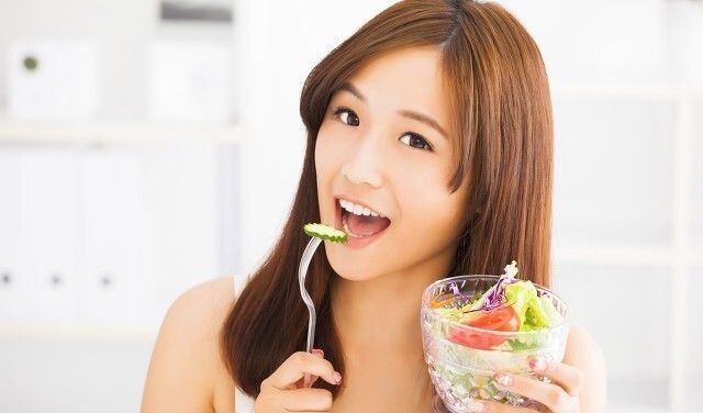 血糖控制|糖尿病究竟能不能吃水果?2万人的研究显示:对血糖控制有效果