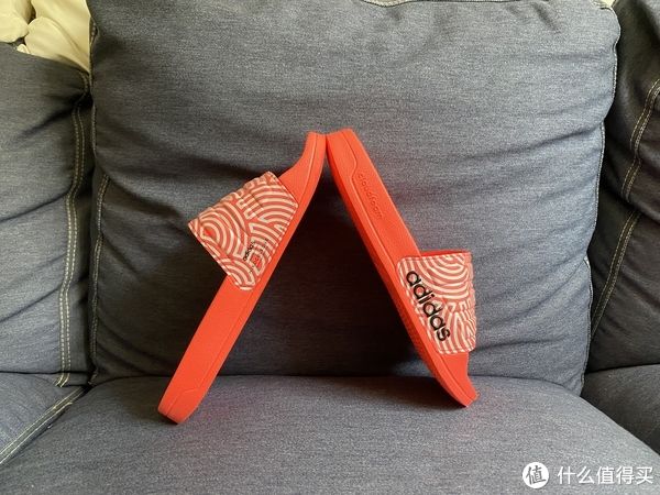 脚感 99元买一双adidas ADILETTE SHOWER拖鞋挺划算