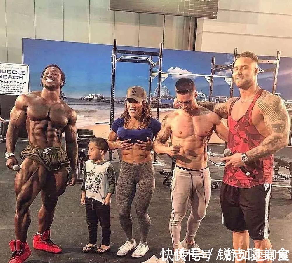 阿诺|深蹲10年练成腿霸 走出六亲不认的步伐!