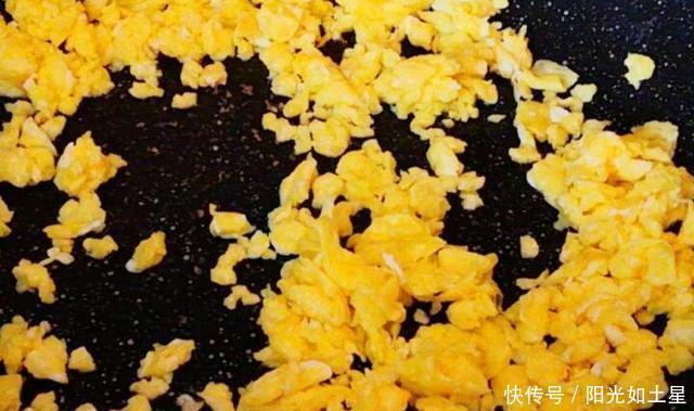 冬天,我家常用此菜包饺子吃,鲜嫩多汁,比韭菜馅香,比白菜馅鲜