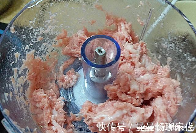 土豆和它一起炒，比炒土豆丝好吃，全家都爱吃，太香了