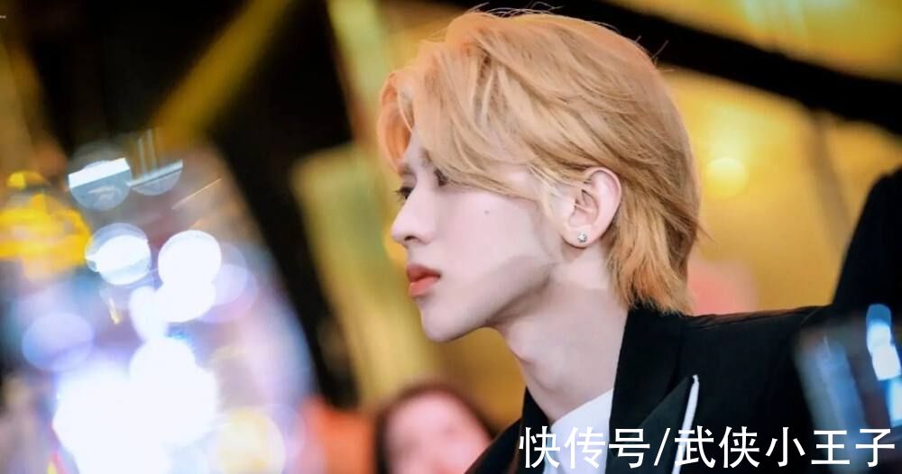 蔡徐坤不止颜值能打？在江苏卫视跨晚，又被网友挖到一惊艳细节