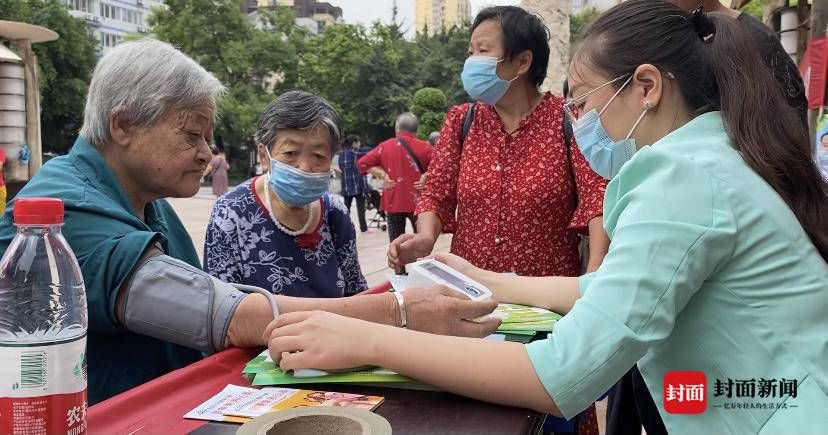 封面新闻|倡导“三减三健” 四川内江东兴区全民健康生活方式宣传月启动