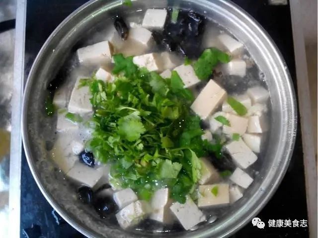 三文鱼片|女人体重一旦过百,4道菜要多吃,刮油又减脂,赶跑大肚腩!