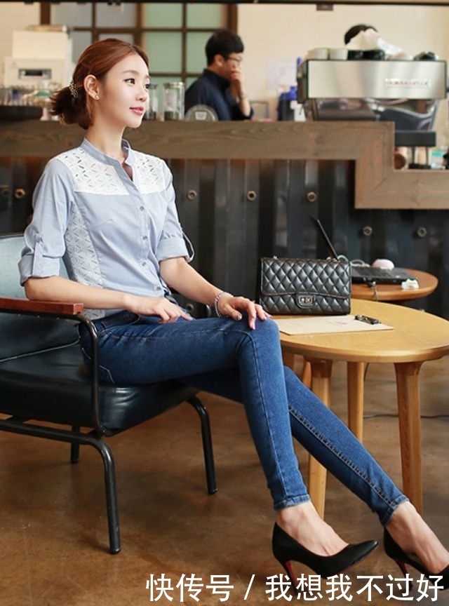 美丽|穿牛仔裤的女神,悄然透露出美丽的身材,十分有女人味