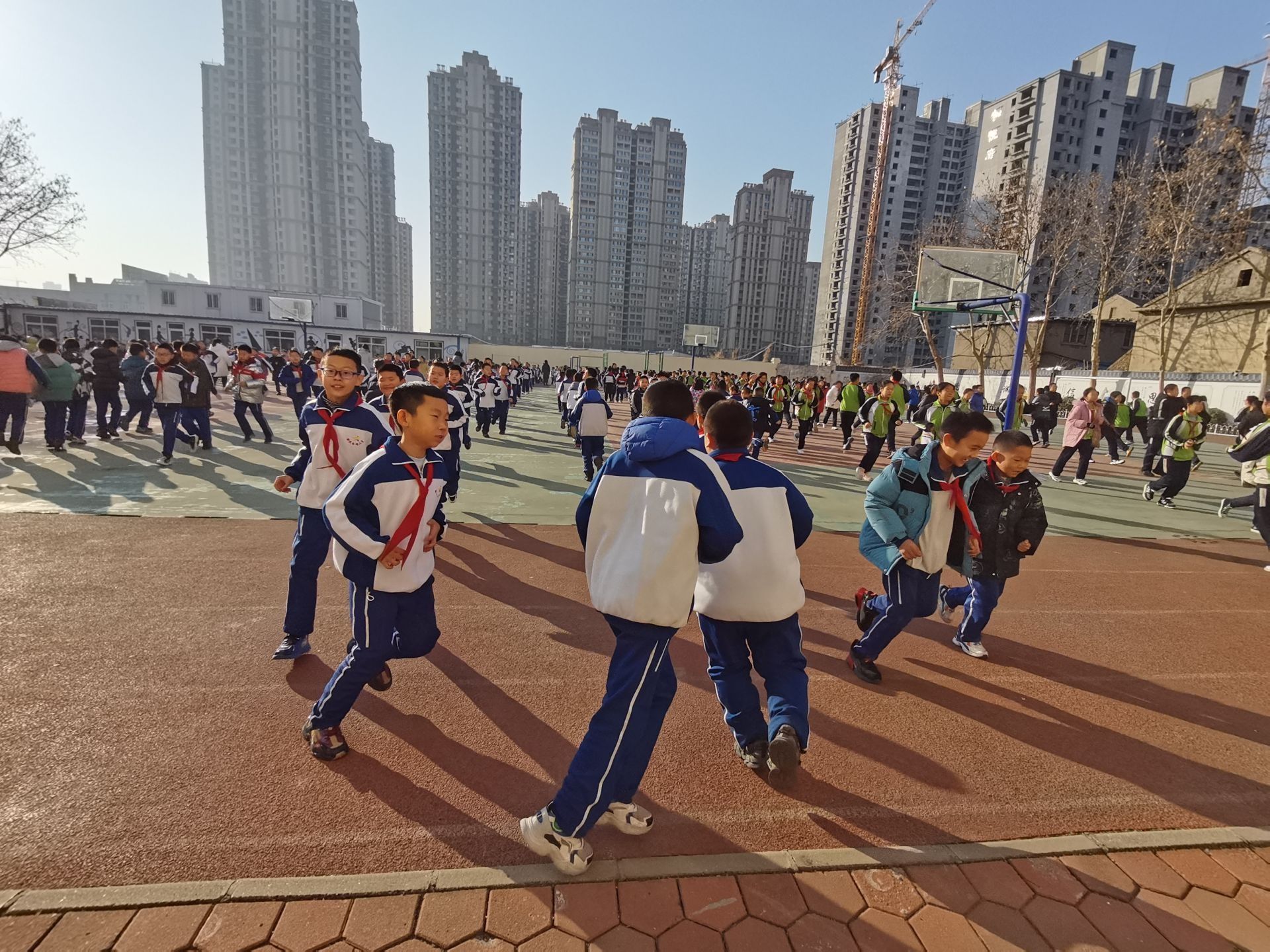 班级|快乐奔跑 健康成长！德城区中小学生每日跑步强体魄