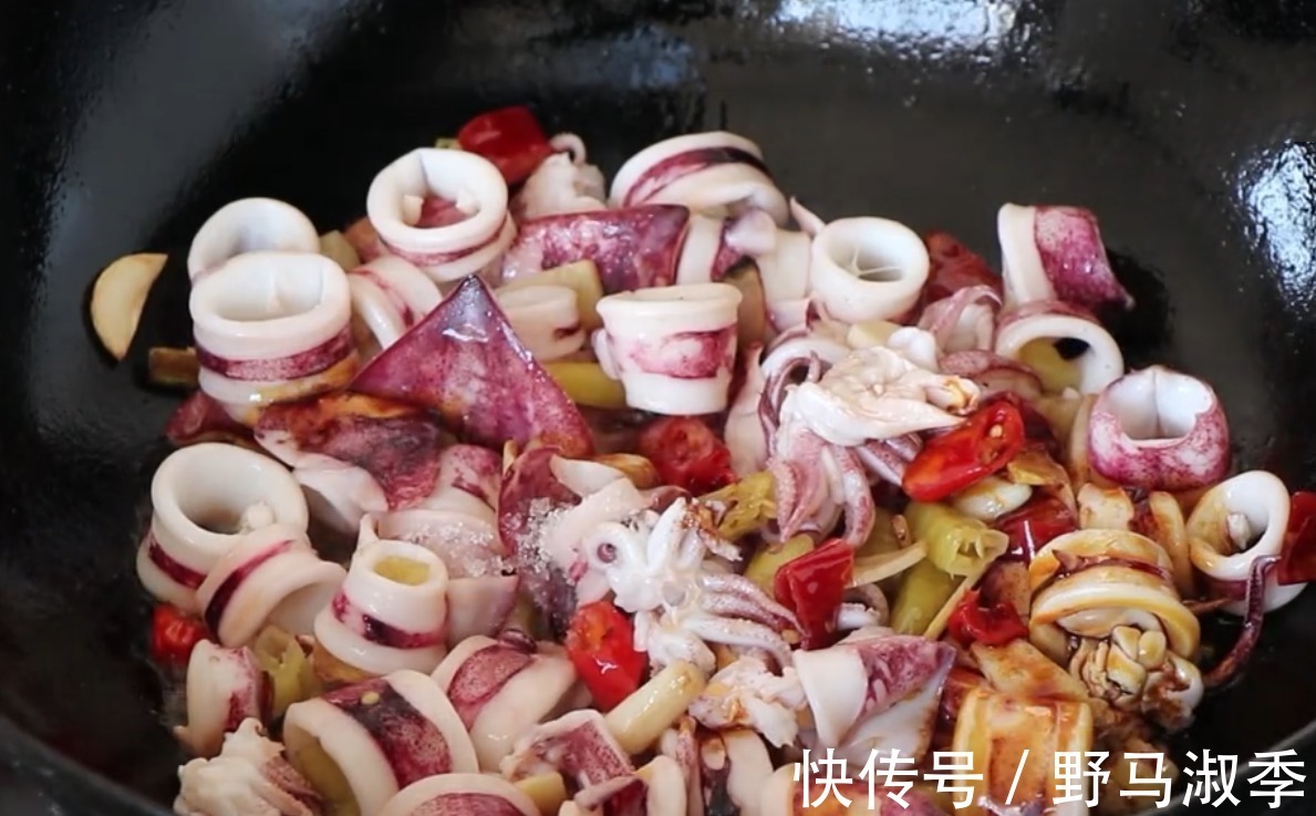 软体动物|买点鱿鱼回家做美食,香辣美味,肉质Q弹,好吃到停不下来