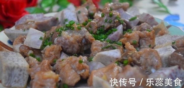 朋友们|香芋排骨最好吃的做法,简单美味香糯下饭,看看你喜欢吃不?