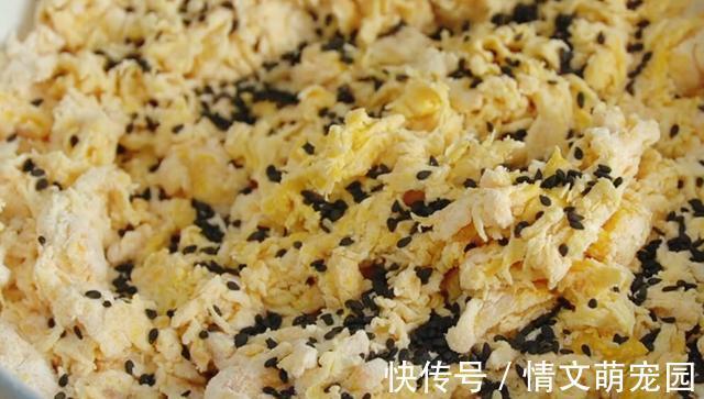 酵母粉|秋天要多吃南瓜,加1把黑芝麻,无水无油,好吃不上火,孩子爱吃