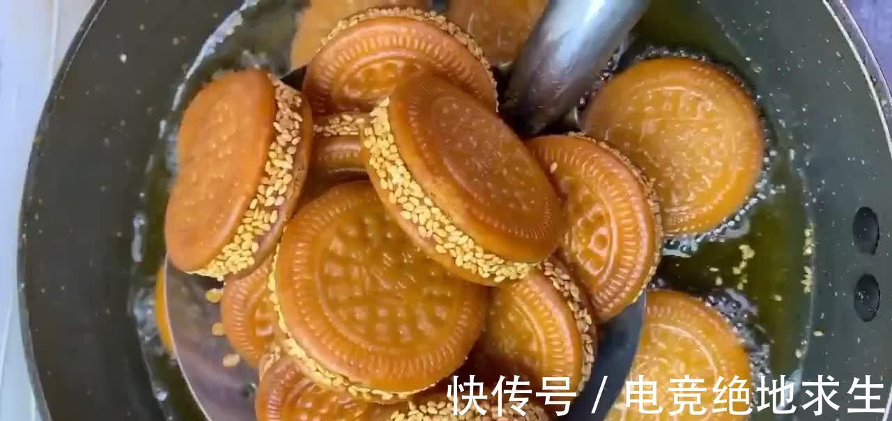 媳妇用南瓜做的零食,外表酥脆营养健康美味,简单易学一看就懂!