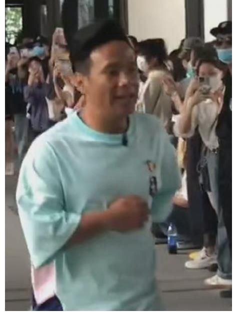 范丞丞|《青春周游記3》錄制，范丞丞短發(fā)亮眼，這一季能夠?yàn)榫琶门?
onload=