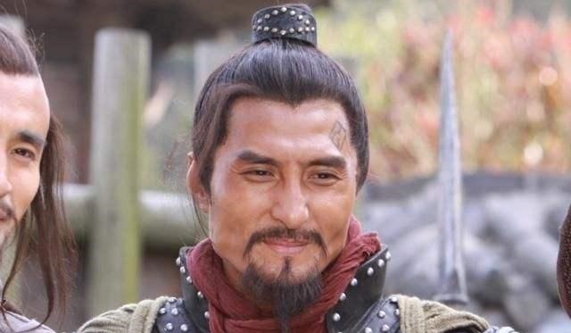 教官|从林冲佩刀可以看出东京军事教官的收入水平