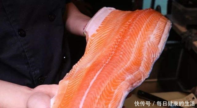 蓝龙虾|4种极品海鲜,味道极致鲜美,价格昂贵吓人,一般人还是看看就好