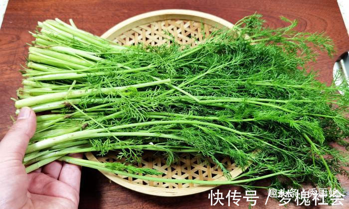 刚发霉的花生米能吃吗