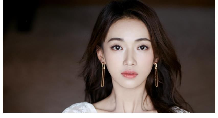 吴谨言|拍戏靠抠图，“塑料演员”的下限有多低？