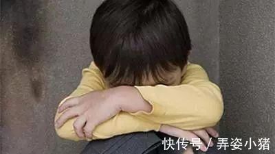 幼儿园|4岁女娃在幼儿园3天无人来接,老师打开书包后看红了眼