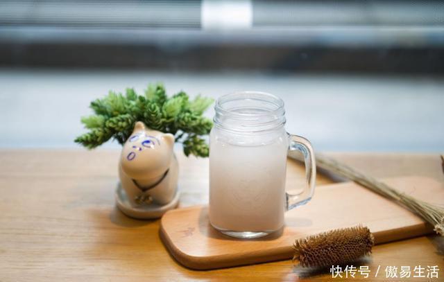 椰汁|过年这几种饮料不要给宝宝喝,影响健康还伤脾胃,很多爸妈不知道