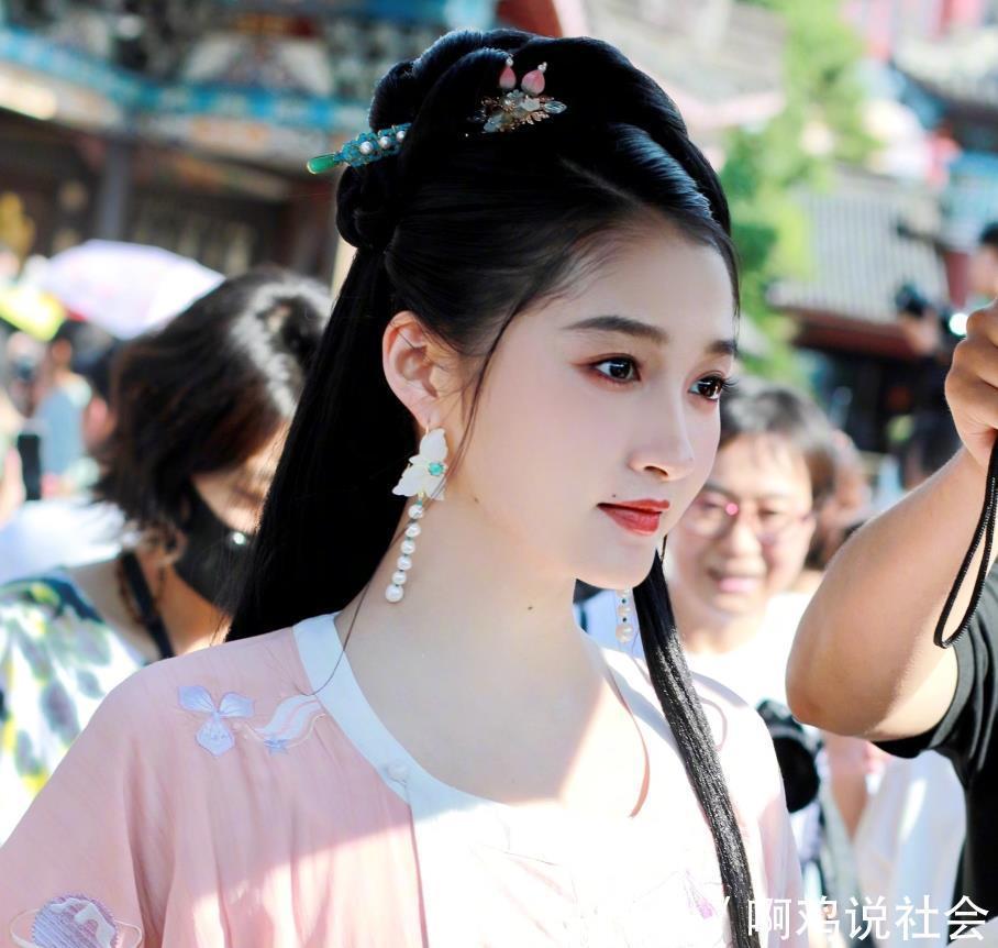 来袭|《明侦》后又一推理综艺来袭关晓彤成团宠,五位男神太养眼了