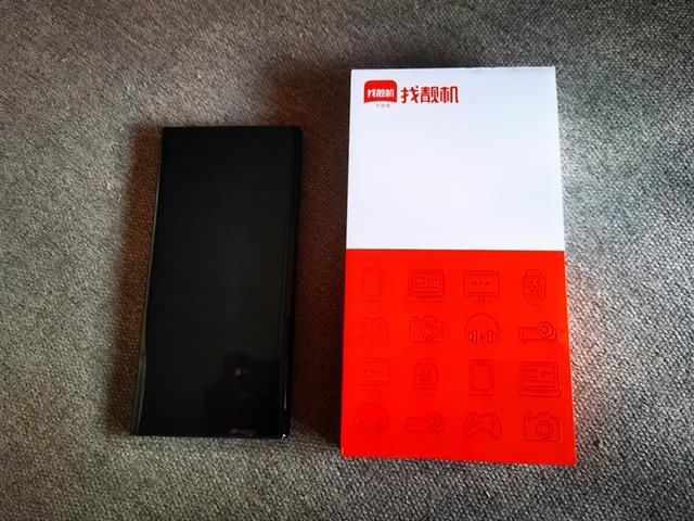 显示屏|iPhone 12评测:对美学的一种回溯,但具有惊人的设计