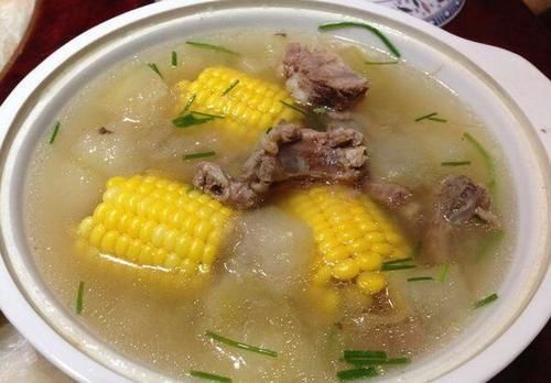 用什么肉和其他的食材炖出来的汤最好喝？