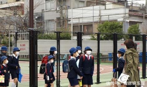 专家指责家长:“接送潮”会毁了孩子,家长霸气回怼,太解气了!