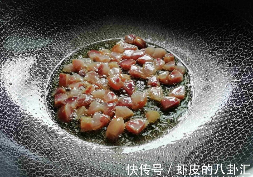 牛奶|蔬菜中的补钙冠军,钙是鸡肉7倍,比牛奶易吸收,老人孩子要常吃
