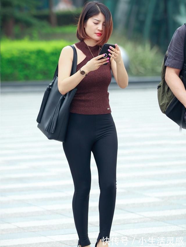 高跟鞋 初秋时尚黑色的打底裤,配无袖小衫,穿着清凉又显瘦,时尚又美丽!