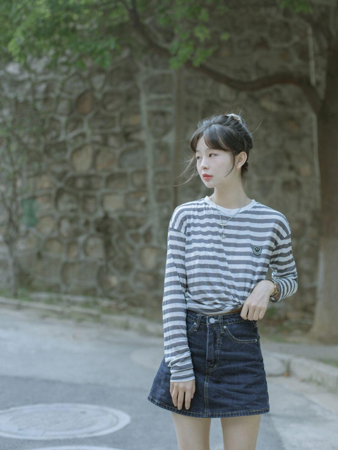 秋天|谁说早秋不适合穿短裙的,这样穿照样好看!