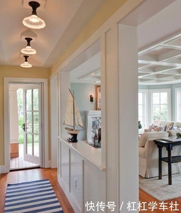 收纳|玄关砌堵隔断,上面掏空做窗洞采光好,下面还能装收纳,简直完美!