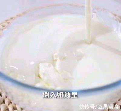 饼干|免烤箱，少女心爆棚的樱花慕斯蛋糕