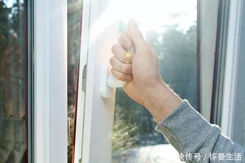 天气|晚上睡觉要不要关卧室门窗?纠结了这么久,终于知道了