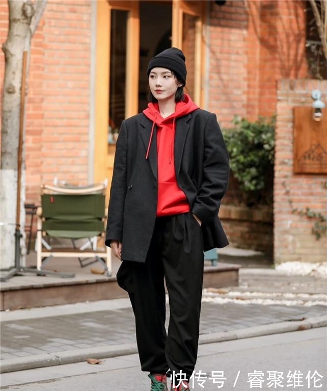 今春火了一种穿法,叫“西装+卫衣”,青春又时尚,小个子也适合