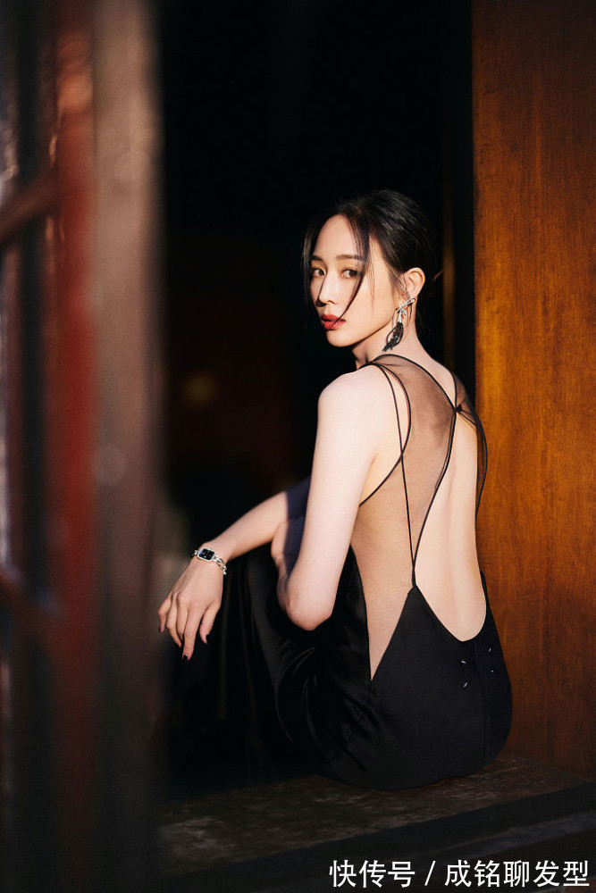 西装 张钧甯身材高挑匀称!大衣和西服叠穿显瘦不臃肿,真是又暖又美