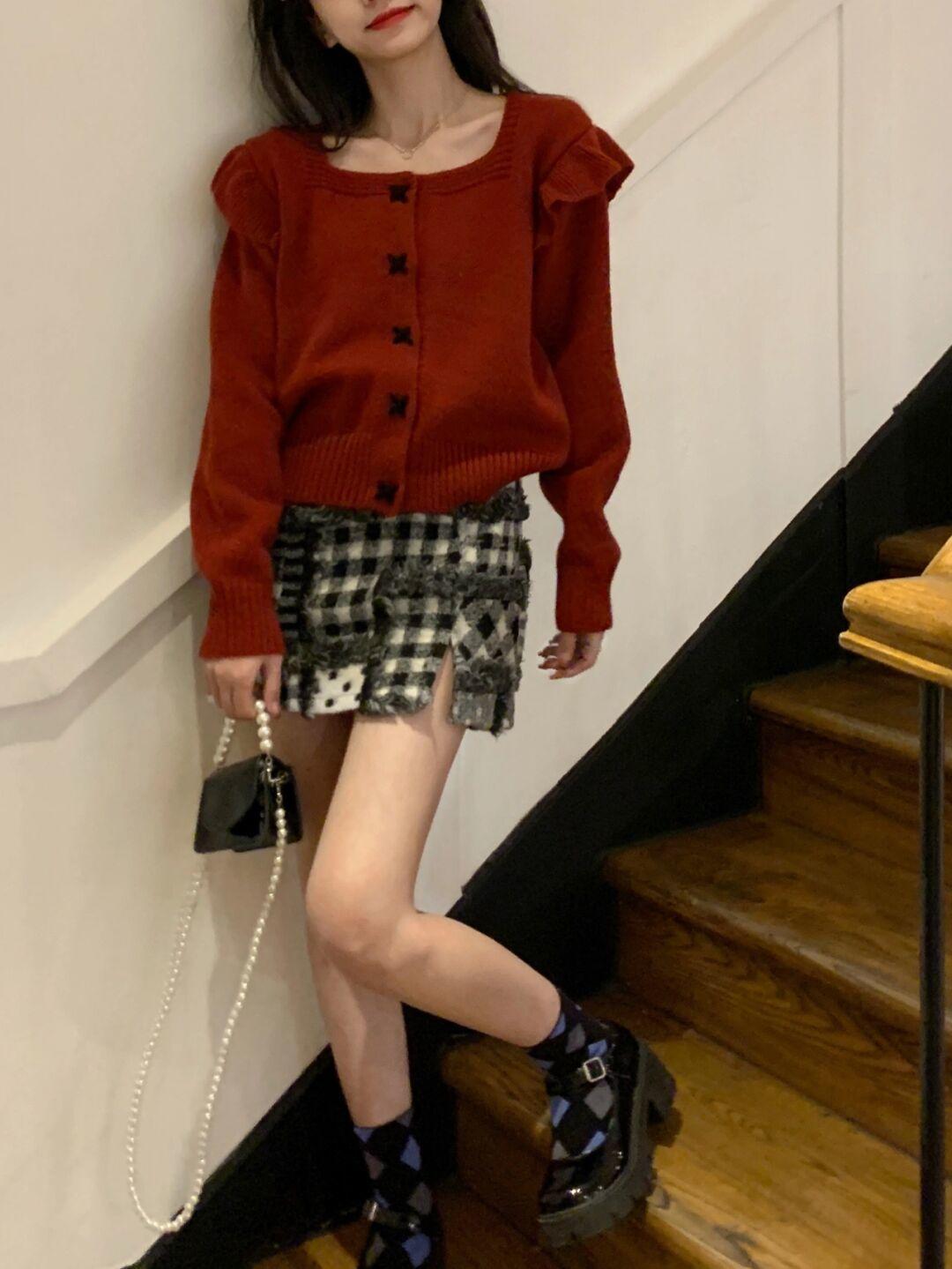 毛衣|圣诞节穿什么?我都为你搭配好了,红色毛衣+格子半身裙,浓浓的氛围感!