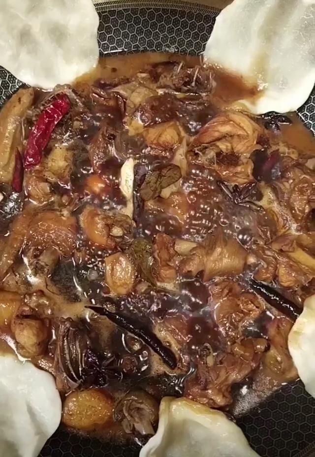 鸡肉|缅怀柴火烹制年代，忍不住回想童年时光，一道家常柴火鸡送给大家