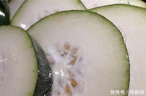 银耳|女人月经量少，常吃3个“碱性食物”，补充雌激素，不早衰