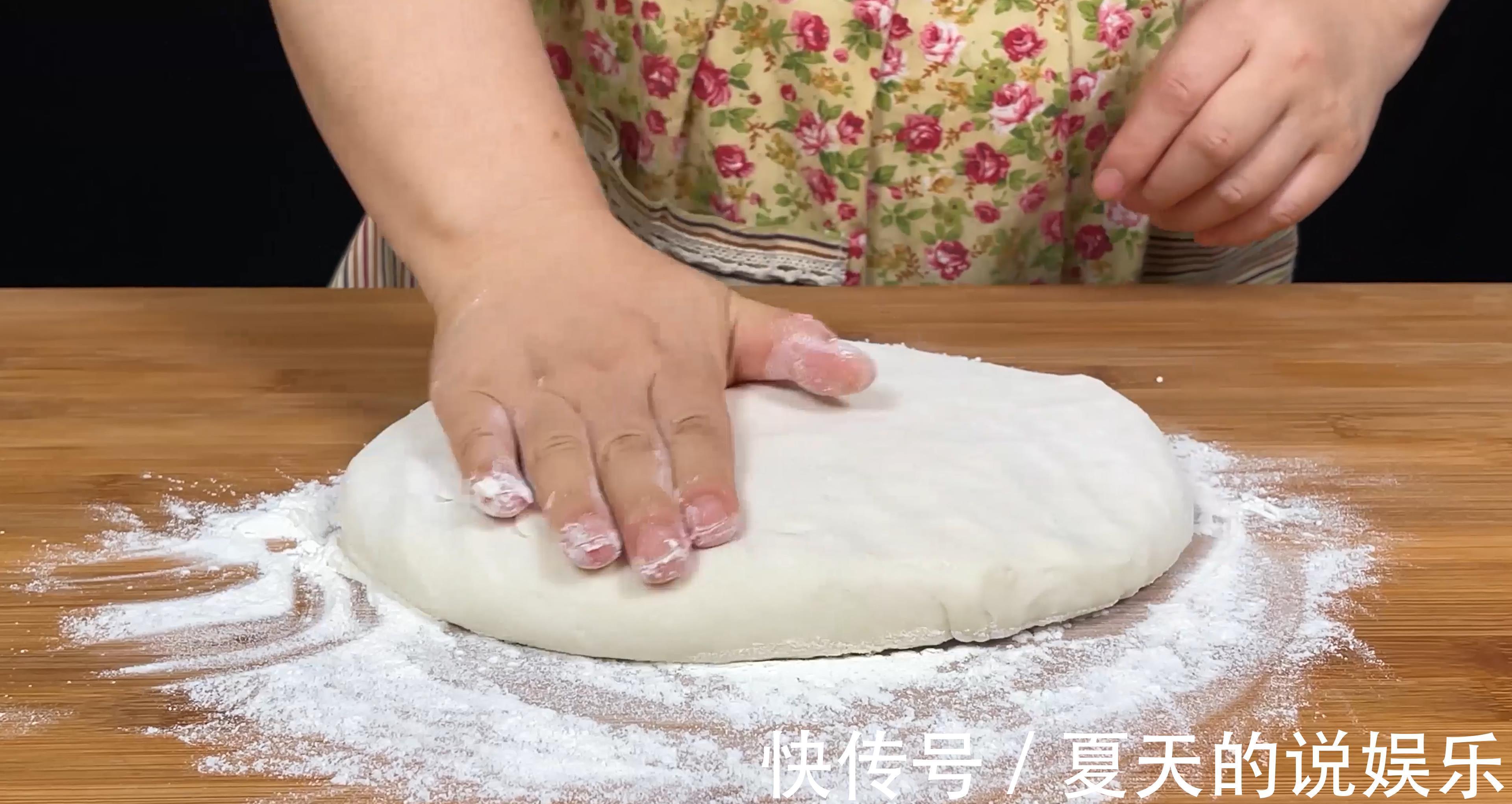 烙饼|早餐店的葱油饼为什么好吃？原来做法简单，学会就可以摆摊了