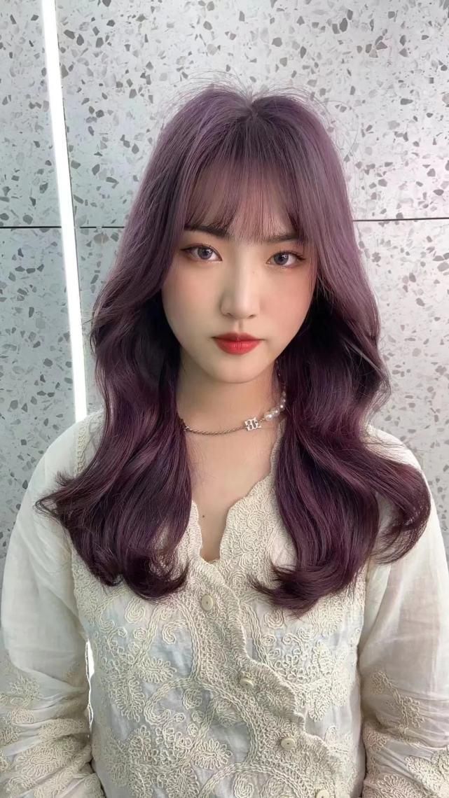 女人30岁别烫羊毛卷，太老气，有这10几款就够了